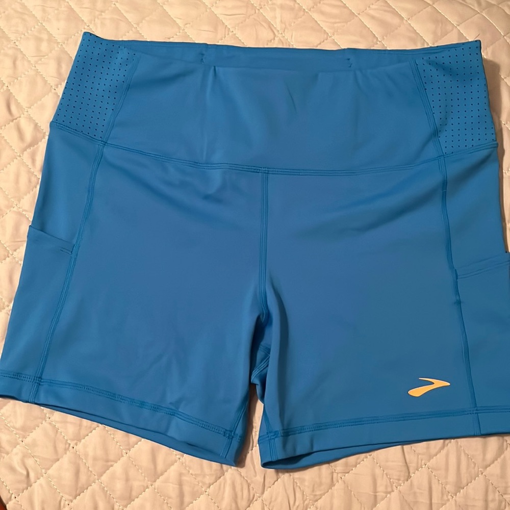 Barely worn Brooks spandex shorts!